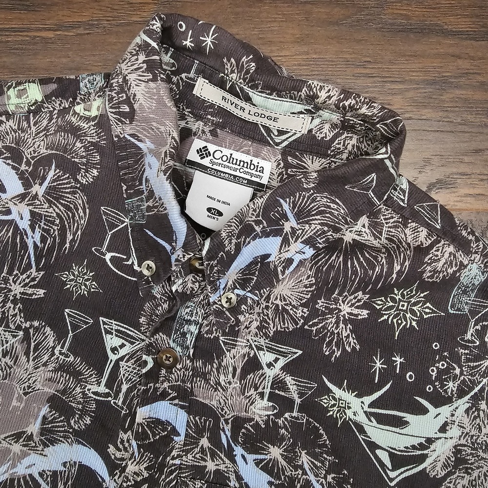 Columbia River Lodge Shirt Mens XL Gray All Over Print Martini Cocktail Fish‎